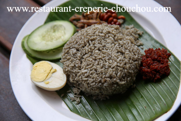 Legenda Rasa dari Bumi Hang Tuah: Menikmi Nasi Lemuni di Nasi Lemuni Mak Yam
